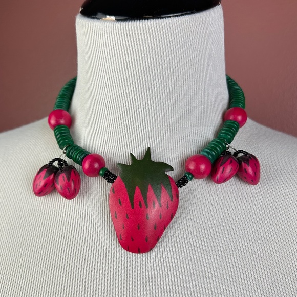 Vintage Jewelry - Vintage wooden strawberry pendant necklace with strawberry beads pink and green